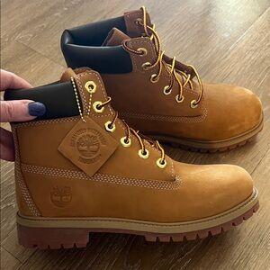 Timberland Kids Tan Boots - Size 6W
